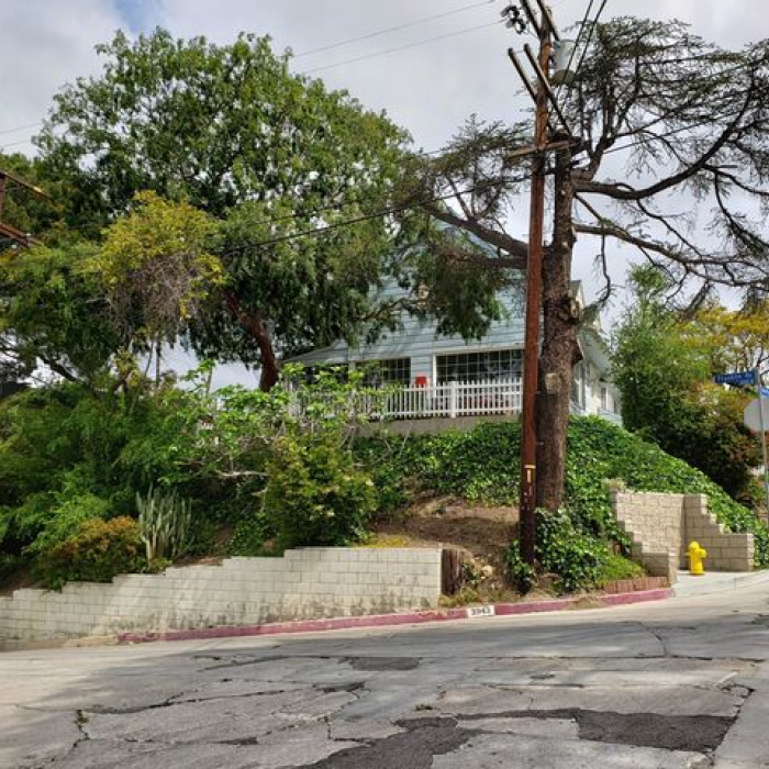 3943 Franklin Ave, Los Angeles, California 90027, 2 Bedrooms Bedrooms, ,2 BathroomsBathrooms,Home,Sold,Franklin ,1019