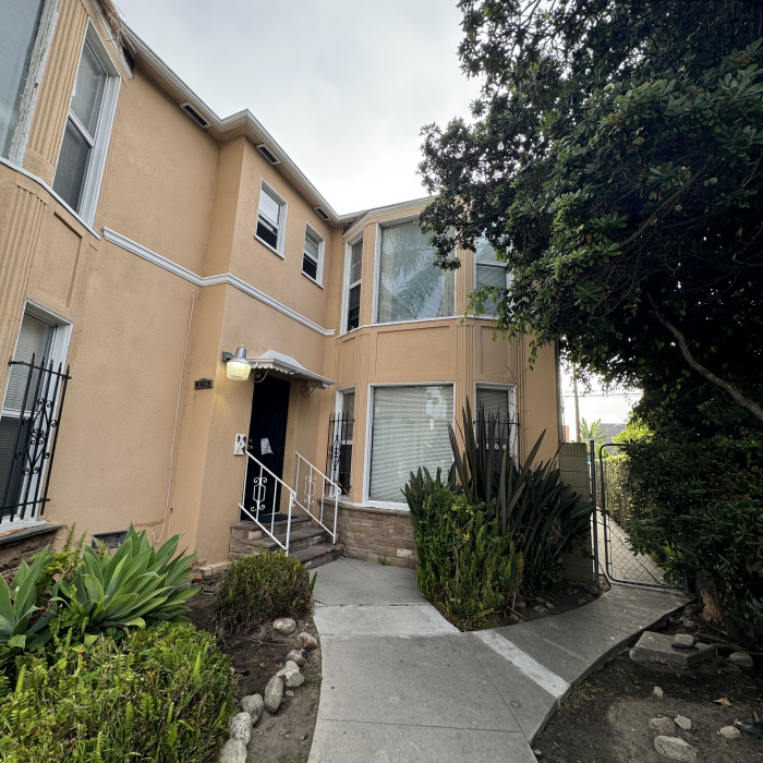 4610 Cimarron St, Los Angeles, California 90062, 6 Bedrooms Bedrooms, 6 Rooms Rooms,4 BathroomsBathrooms,Apartment,Sold,Cimarron ,1033